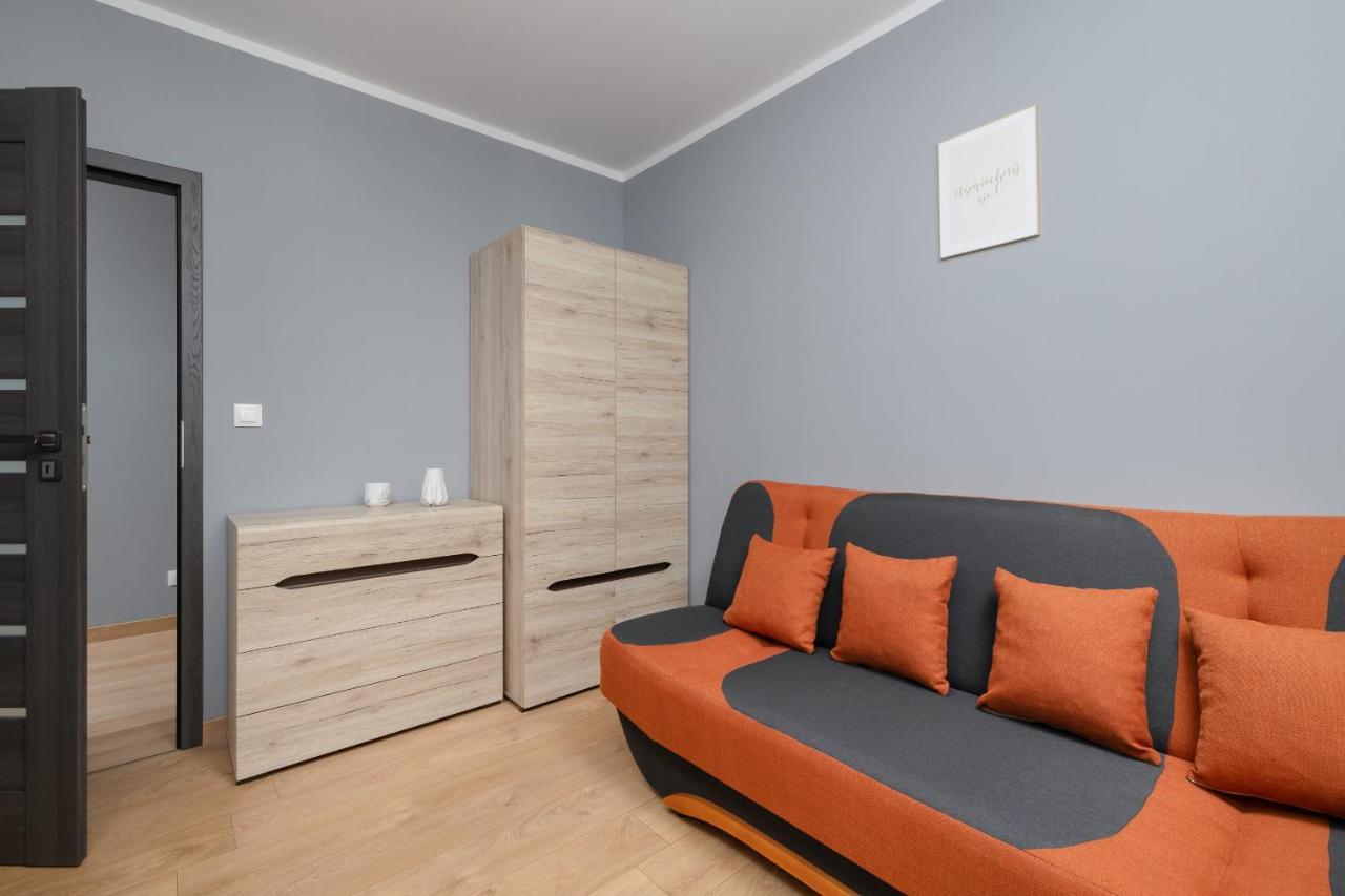 Osiedle Avia Family Apartment In Krakow With Balcony By Noclegi Renters Экстерьер фото